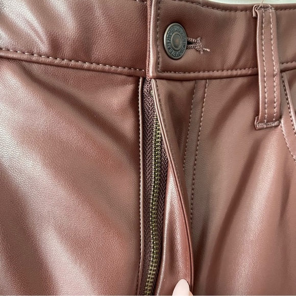 ❌SOLD❌ ABERCROMBIE & Fitch The 90's Straight Ultra High Rise Vegan Leather - Picture 6 of 10